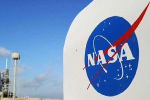 NASA launches rocket to test parachute for Mars lander