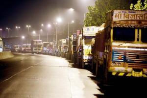 Truckers suffer due to restrictions after Kolkata bridge collapse