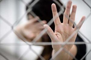 30-year-old woman raped by man at knifepoint