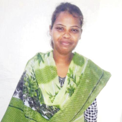 Serial burglar maid arrested after sixteenth theft:
On January 30, 2018, Dindoshi police a domestic maid, a serial burglar for stealing jewelry and cash worth lakhs from a Goregaon family, where she worked for just a day. The accused identified as Narmada Shoeb Khan alias Bharati was named in 15 such cases before. The police learned of the theft when the family filed a case against an unknown person for decamping with jewelry worth Rs 22.85 lakh and Rs 32,000 in cash. Acting on the case, the police arrested Bharati from her home in Shivaji Nagar, Mulund