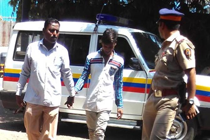 Maid mastermind behind a gang of housebreakers who splurged on dance bars:
On March 19, 2017, the Deonar police busted a gang of house breakers who used to rob houses so that they could splurge money at dance bars. This gang of four teenagers out of which three were minors was run by a lady who used to work as a maid in various houses. According to the police the gang leader identified as Vanita Mohan Patete, 38, was working as a maid in Shivajinagar, Deonar, and Mankhurd. The gang caught police's attention when a complainant identified as Ashish Kamble registered a theft complaint with Deonar police. Post which, the police informer found one of the boys throwing a lot of money in the dance bar. The police arrested the boy which led to her maid