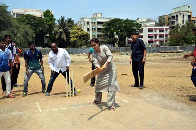 Bollywood actress and Congress candidate from Mumbai North Urmila Matondkar on Sunday played cricket with the youngsters of Sahyadri Nagar, Charkop in Kandivli
