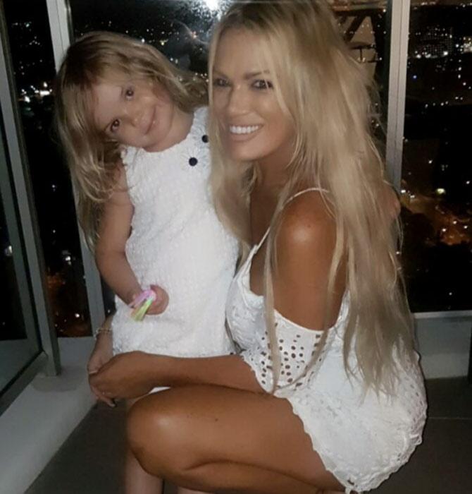 Did you know this hot diva is the ’world’s hottest grandmother’ at age?