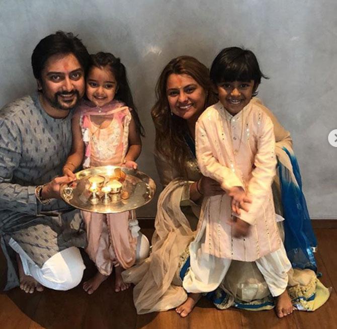 Dhiraj Deshmukh and his wife Deepshikha Deshmukh have a son named Vansh and a daughter named Diviyanna. Deepshikha Deshmukh keeps sharing adorable pictures of their family