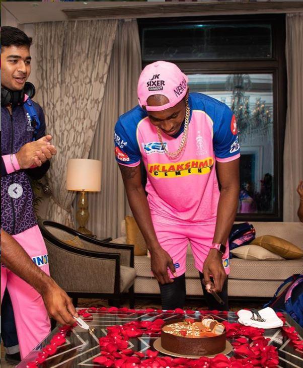 Rajasthan Royals foreign import, Jofra Archer, celebrated his 24th birthday with his team-mates along-with a cake cutting ceremony.