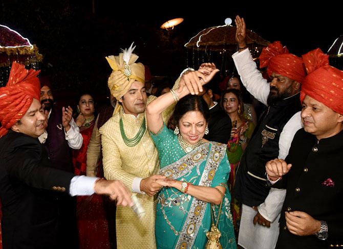 The guest list comprised of the couple’s close friends and family. From the industry, biggies such as Zain Imam, Shashank Vyas, Rishina Kandhari, Shivin Narang, Rashami Desai, Mrunal Jain with wife Sweety, Harshad Chopra, producer Rajan Shahi, producer Rashami Sharma and Pawan Kumar, filmmaker Aneeta Patel, Anushka Ghorpade, Kshitij Baldota, Eijaz Khan were in attendance.