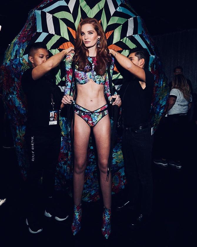 Alexina Graham shares a leaf from the behind the scenes on how VS models prep to walk the ramp for Victoria Secret Fashion Show.
In pic: Alexina Graham gets final touchup before she walks the ramp at 2018 Victoria Secret Fashion Show.