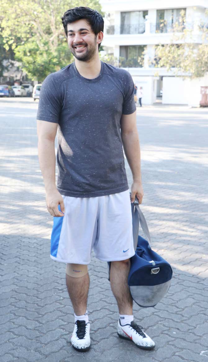 Sunny Deol's son Karan Deol was also spotted at the ground in Juhu, Mumbai. The actor, who is all set to make his Bollywood debut with Pal Pal Dil Ke Paas, was all smiles when clicked by the paps in the city. 