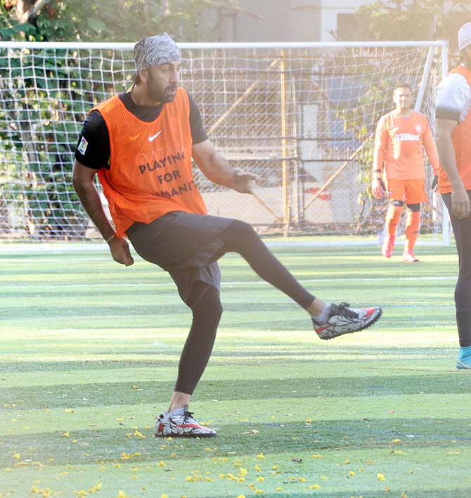 On the work front, Ranbir Kapoor will be next seen in Ayan Mukerji's Brahmastra, which also stars the actor's rumoured beau Alia Bhatt. Apart from these new lovebirds of tinsel town, the film also stars Mouni Roy, Amitabh Bachchan and Nagarjuna in pivotal roles among others. 