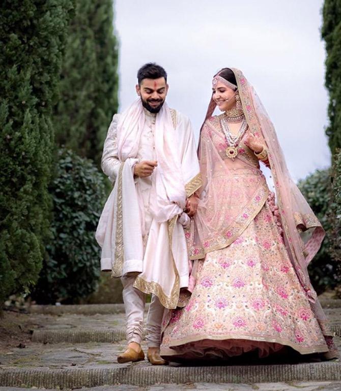 Sabyasachi on sale mukherjee lehenga