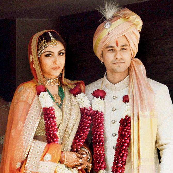 Actress Soha Ali Khan was very clear about what she wanted to wear on her wedding day, revealed Sabyasachi. Soha Ali Khan wore a showstopper lehenga from his opium collection. However, that lehenga was in ivory and gold. So, on insistence from Soha's mother and veteran actress Sharmila Tagore, a colour, Kesariya orange, to be specific was added to her wedding ensemble