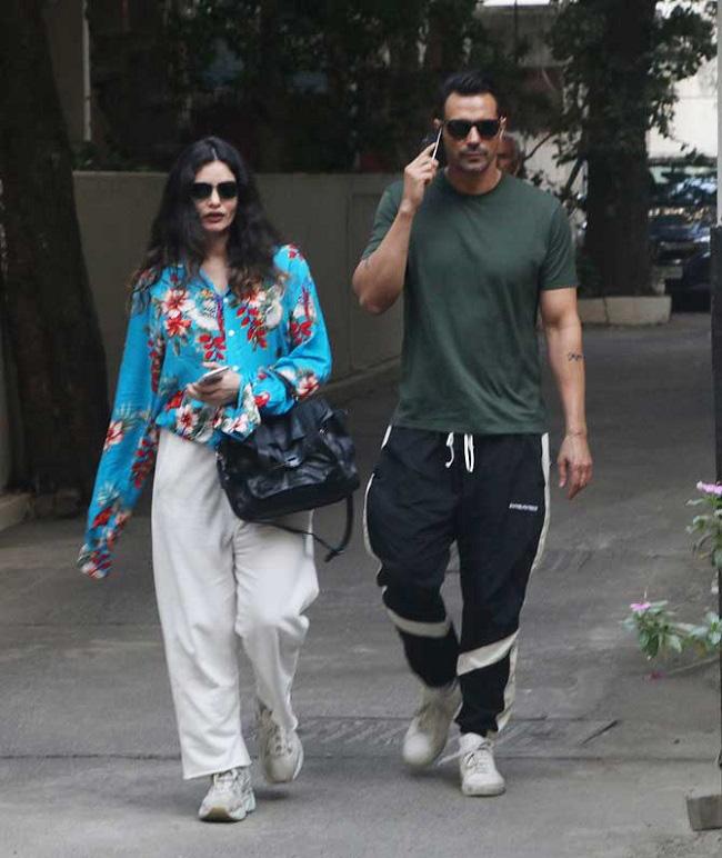 Time was when shutterbugs would catch them together but they would avoid being clicked. However, roughly after August 2018, Arjun and Gabriella stopped evading paparazzi.