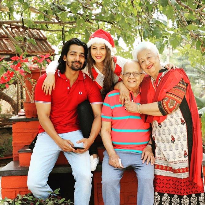 The duo was said to be serious about each other. And in fact, Kim Sharma had even shared a picture of Harshvardhan with her parents, a few months ago.