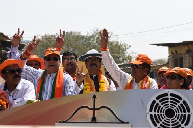 Gajanan C. Kirtikar contested election against former Mumbai Congress President Sanjay Nirupam, an ex-Shiv Sainik and three-time MP making his fourth bid for Parliament. He was a Member of Legislative from Malad assembly constituency from 1990 to 2009 and was also the state minister for home in Shiv Sena-BJP government