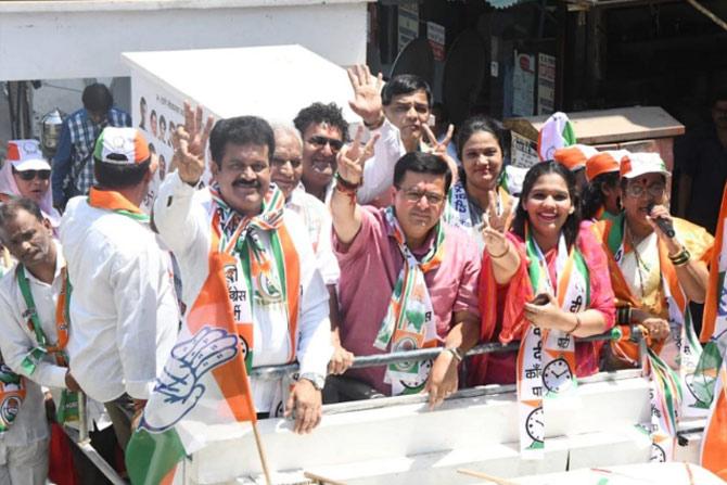 Thane:
NCP's Anand P. Paranjpe, son of former four-time MP Prakash Paranjpe battled Shiv Sena's Rajan Vichare in the constituency with total 20,73,442 comprising 9,31,284 female and 11,42,158 males. Anand Paranjpe won the Lok Sabha seat from Kalyan in the 2009 LS Polls defeating NCP candidate Vasant Davkhare. He was the only member from Shiv Sena to be elected from the Mumbai Thane region in the 15th Lok Sabha.