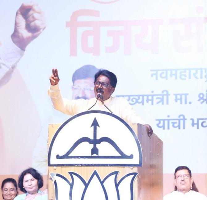 The battle was between the former MP and Union Minister Milind M. Deora and Shiv Sena's sitting MP Arvind Sawant. Arvind Sawant is a member of the 16th Lok Sabha of India