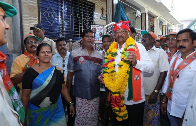 Gopal Shetty contested against Urmila Matondkar in LS Polls 2019. The battle was for Mumbai North constituency making it one of the closely watched battles in these Lok Sabha elections