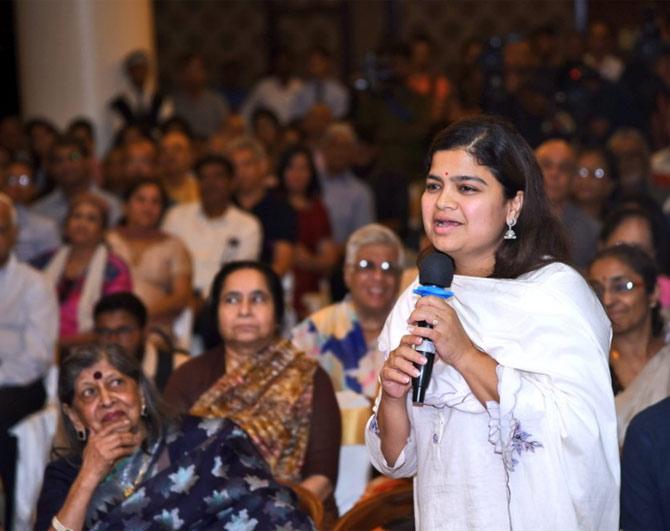 This was one of the only two constituencies to have a direct woman-to-woman battle between two known faces of political families - sitting BJP MP Poonam Mahajan and three-time MP Priya Dutt from the Congress party. Both are daughters of former Union Ministers - the late Pramod Mahajan and the late Sunil Dutt, respectively.