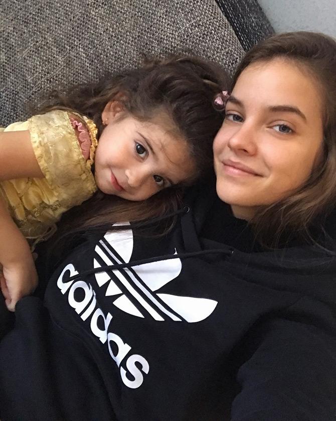 Barbara Palvin shares a leaf out of her family life as she poses for a selfie with her niece. Barbara often posts stunning pictures with her niece which range from family time to shopping and much more. Palvin shared this picture on the 3rd birthday of her niece and wrote #Proud Godmother.