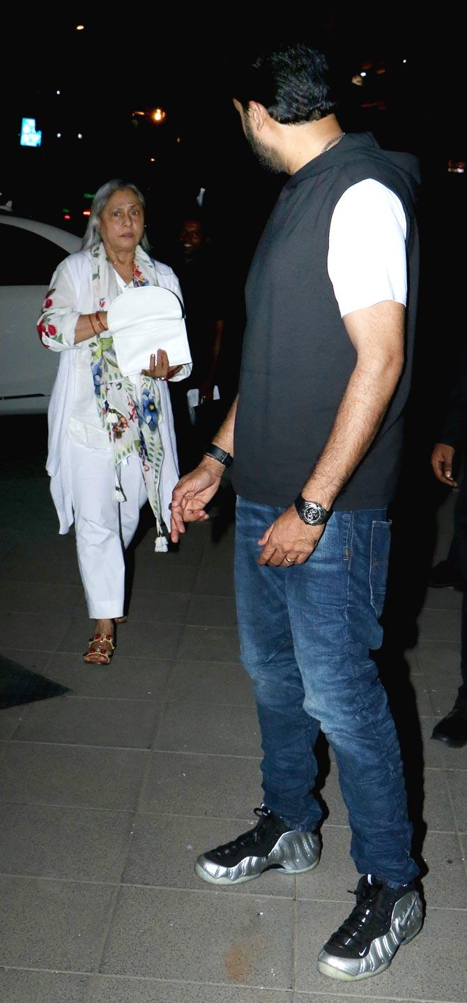 The veteran actress Jaya Bachchan made her debut with the film, Guddi (1971) and left a strong impression on everyone's minds with her performance. Thereafter, she did films like Mili, Sholay, Silsila, Chupke Chupke, Abhimaan among other films. The actor was also bestowed upon with a Padma Shri award in 1992.