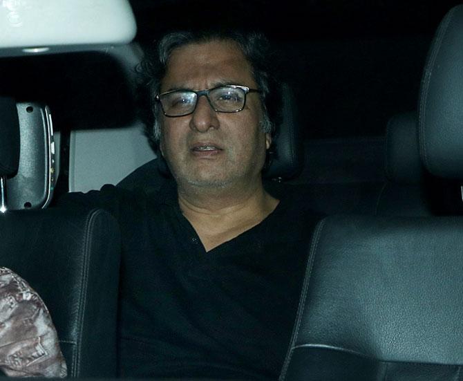Popular ghazal singer Talat Aziz also attended Abu Jani #39 s birthday