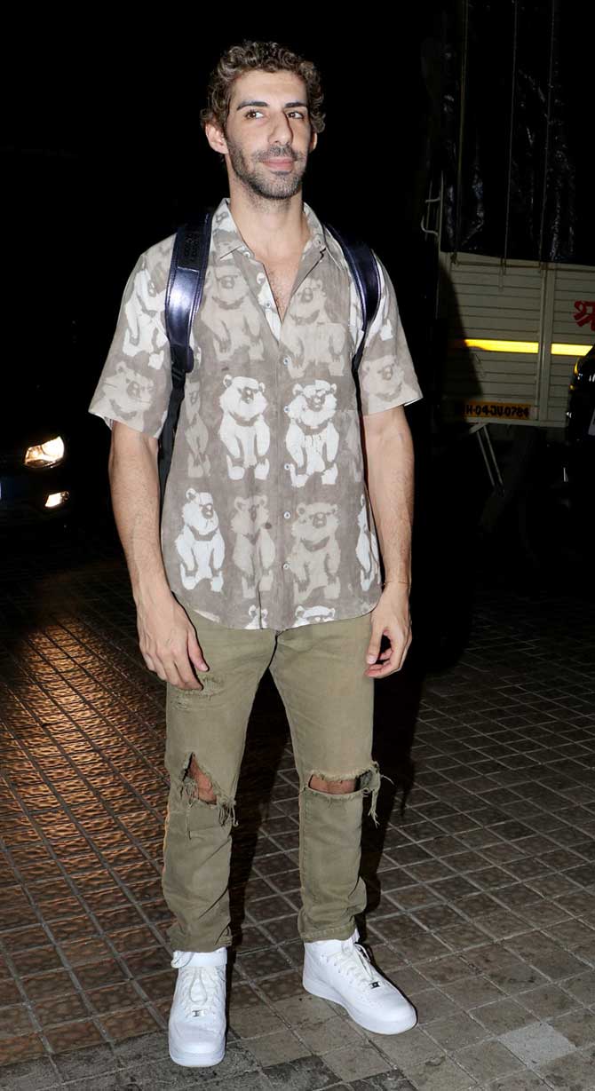 Neerja actor Jim Sarbh also made it to the screening. The actor wore a pair of ripped jeans paired with a printed grey shirt and white sneakers.