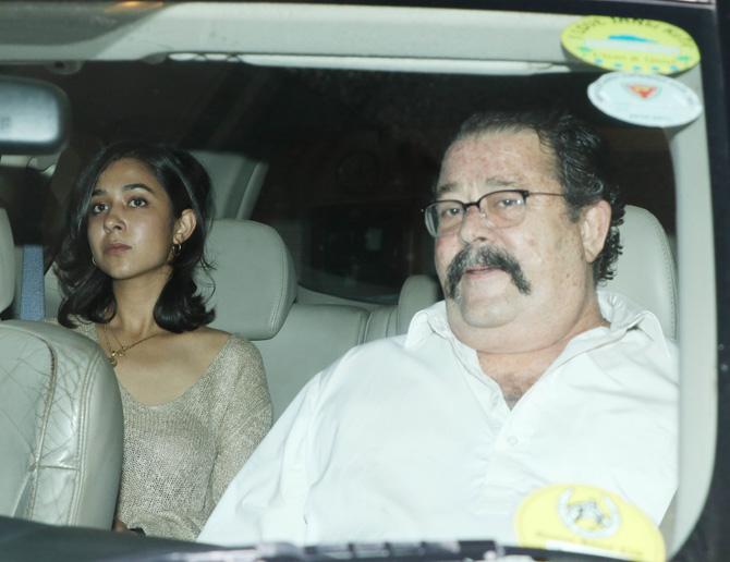 Kunal Kapoor was accompanied by daughter Shaira Laura Kapoor for the party at Saif-Kareena's home.