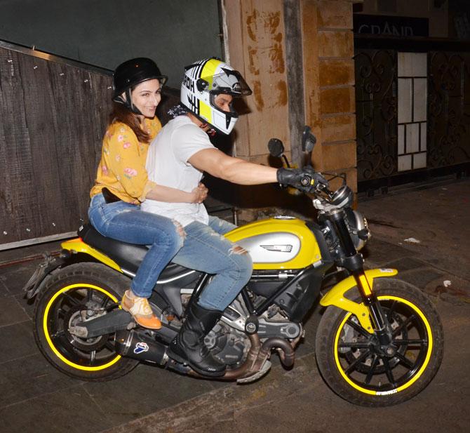 Soha Ali Khan made sure that she wore a helmet too, despite riding pillion on Kunal's bike. Better safe than sorry!