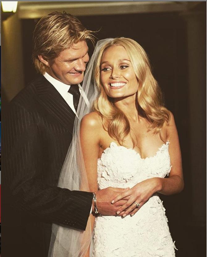 Shane Watson got married to his longtime girlfriend Lee Furlong on June 3, 2010. They have two kids together - a daughter named Matilda and son named William
