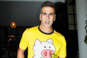 Twinkle Khanna votes, but hubby Akshay conspicuous by absence