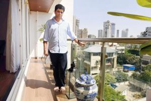 Mumbai: Falling glass sheets from Dadar building risk neighbours' lives