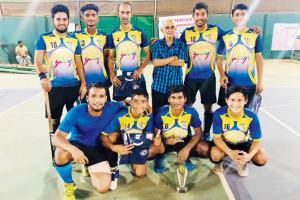 Bombay Republicans clinch hockey title
