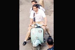 Where's the helmet, Kartik Aaryan?