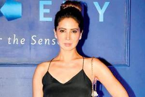 Khar police registers NC against Kim Sharma for not paying house help