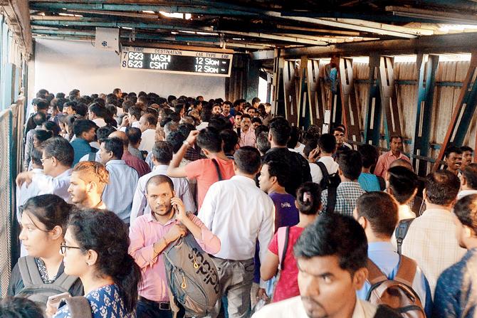 The closing of bridges caused much inconvenience to peak-hour commuters at the station