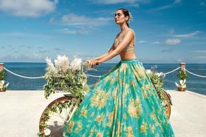 Manushi Chhillar s ethnic photos in Sabyasachi lehenga is jaw dropping