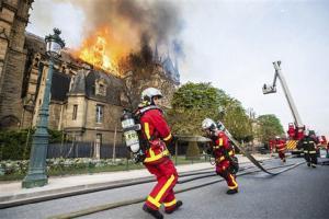 IOC pledge 500,000 euros to help ensure Notre Dame ready for Paris