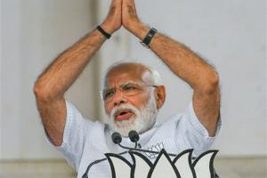 PM Narendra Modi: Give me 5 more years to put Congress netas in jail