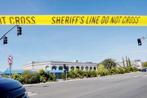 Gunman opens fire at US synagogue, kills one
