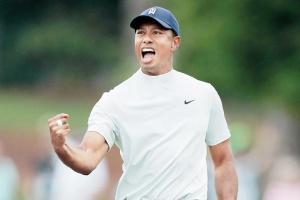 Vintage Tiger Woods roars at the Masters