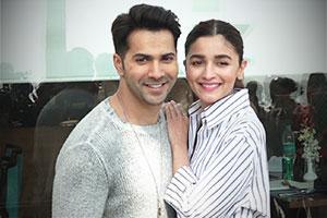 Witness Varun and Alia's sizzling chemistry during Kalank's promotions!