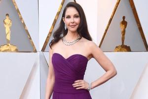 Ashley Judd's lawsuit against Harvey Weinstein on hold
