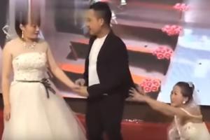 Watch Video: Groom's ex-girlfriend crashes wedding in bridal gown!