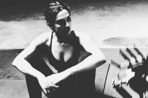 Deepika Padukone beats the heat, Desi style!