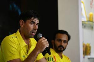 CSK coach Stephen Fleming worried about Dhoni's health. 