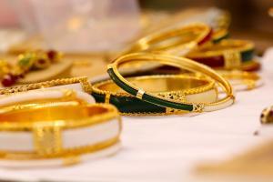 Upcoming wedding season to boost gold prices further