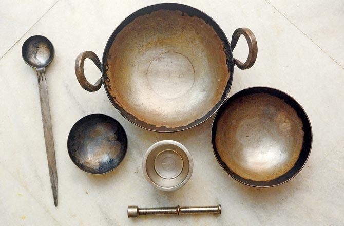 The iron kadhais that Mrimayee Ranade got from her mother-in-law. Pics/Sneha Kharabe