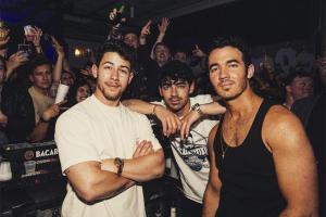 Get ready for Jonas Brothers tour this year!