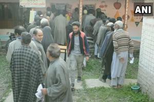 Elections 2019: Stone pelting near polling booths in Jammu and Kashmir