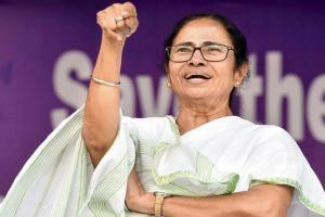 Mamata Banerjee: Narendra Modi trying to threaten Opp parties